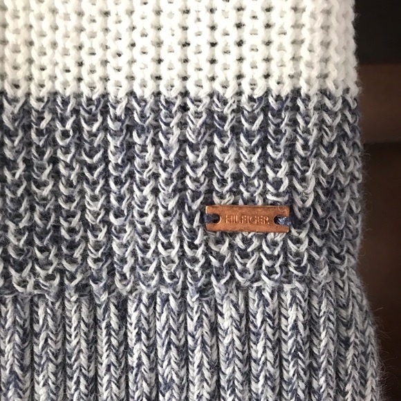 3/4 Tommy Hilfiger sweater - Picture 4 of 8
